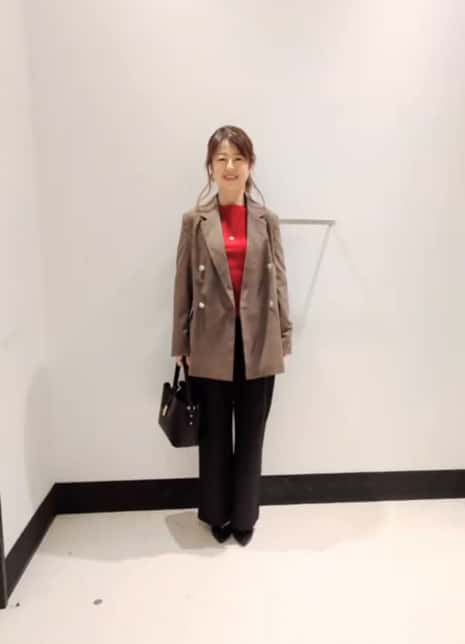 https://staff-start.contents.liveact-vault.com/6wyjjhvm-7b15f3b2d16c3828fd304f18ce0551cc/thumbnail.jpg