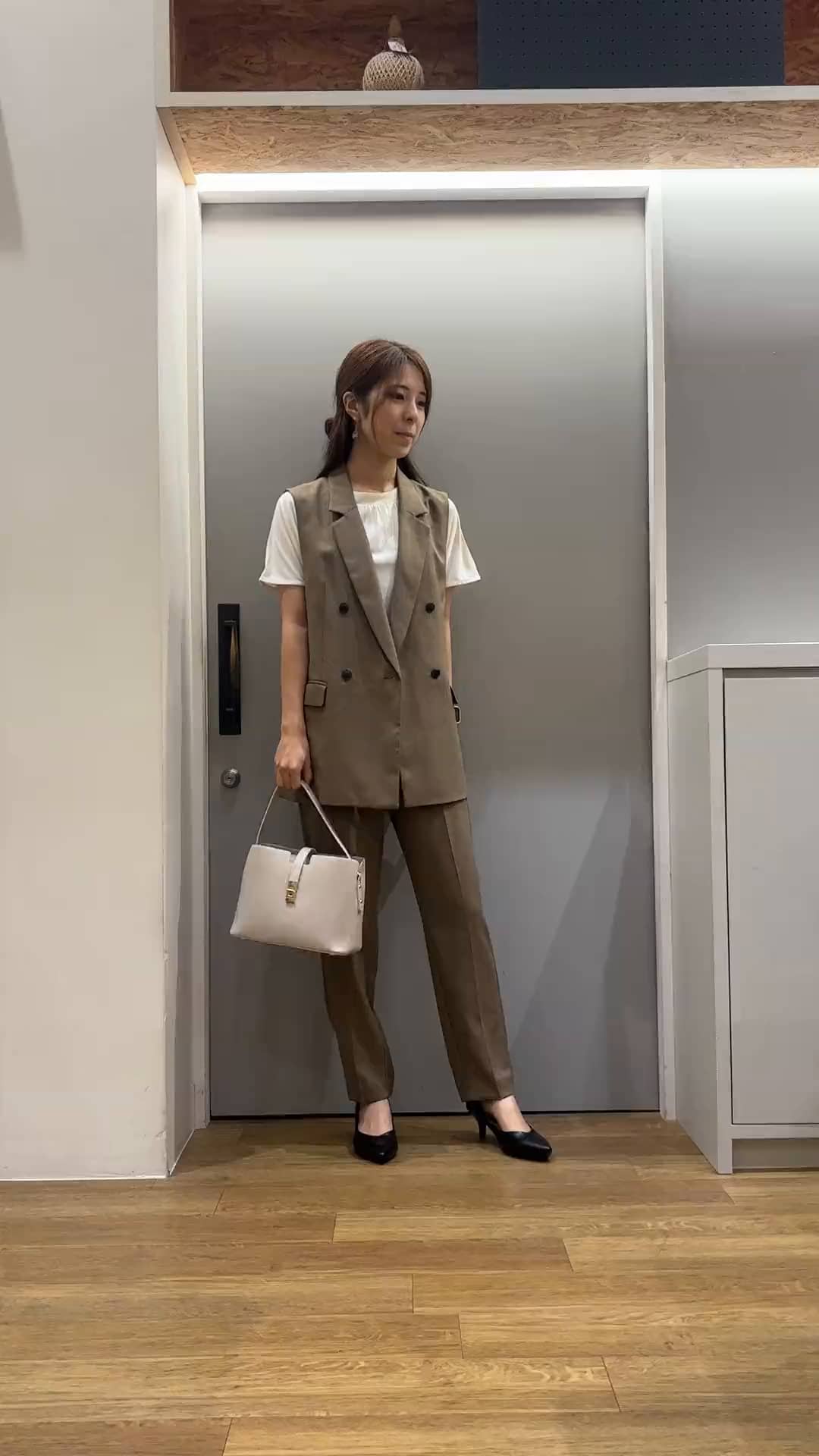 https://staff-start.contents.liveact-vault.com/6wyjjhvm-85b01608a5d23f000681902eb4fad387/thumbnail.jpg