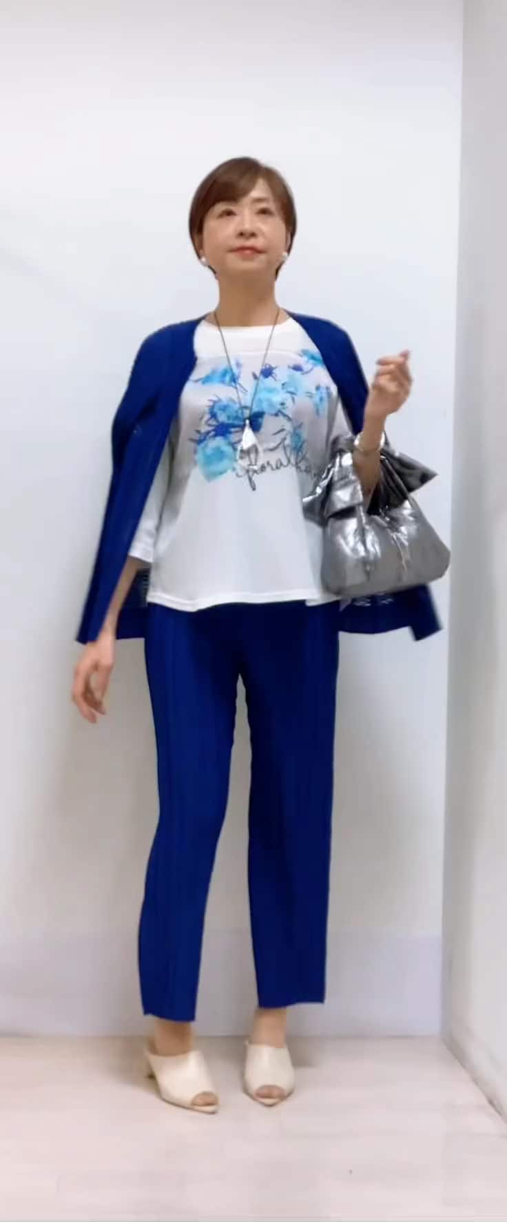https://staff-start.contents.liveact-vault.com/6wyjjhvm-85ff1db7ba7bca5ebd45c2b75b9f71e3/thumbnail.jpg