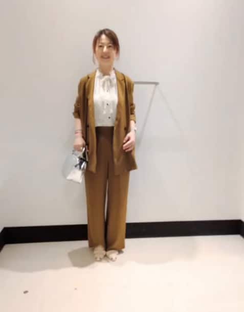https://staff-start.contents.liveact-vault.com/6wyjjhvm-b6816ad21bf54cc3828025e2a2808278/thumbnail.jpg