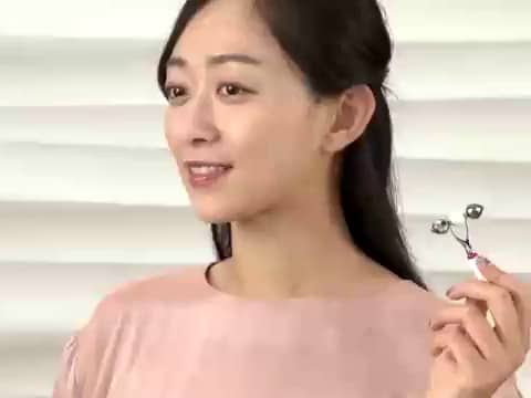 気になる目元、口元 フェイスラインスッキリ！ 手のひらサイズの美顔器