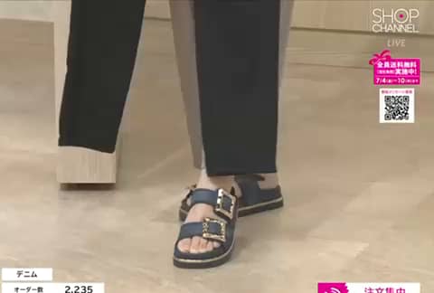 ズッカ クラブ ビッグバックルアクセント 厚底サンダル