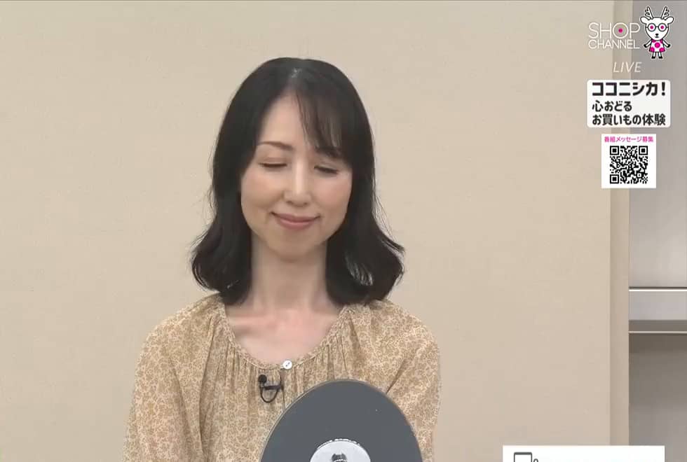 KAZUEウイッグ 手ぐしでふんわり ボリュームアップ！ 前髪付き