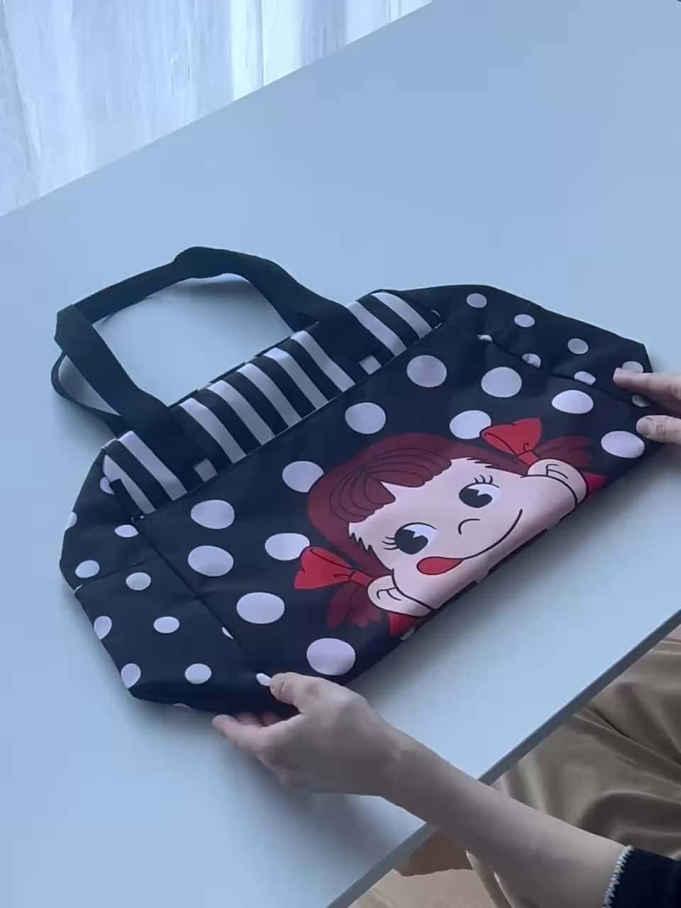 ペコちゃん ポケッタブル トラベルトートバッグ キャンディーチャーム