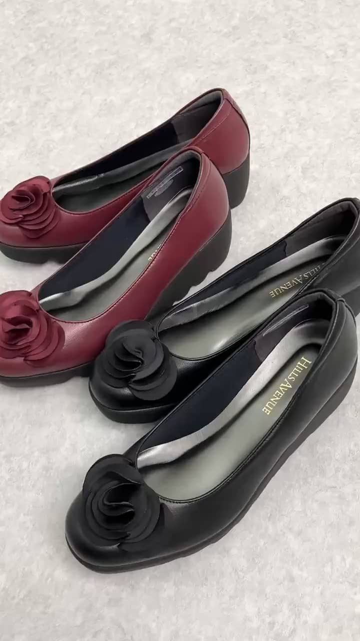 A460 ヒルズアヴェニュー 日本製シープスエード フラワーモティーフ パンプス A460 ヒルズアヴェニュー 日本製シープスエード