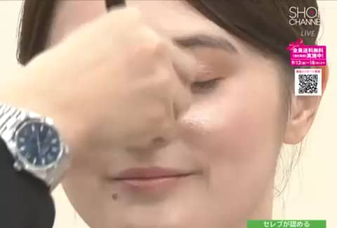 アイコニック ロンドン 1品4役！ 立体的なツヤ肌を演出 リット