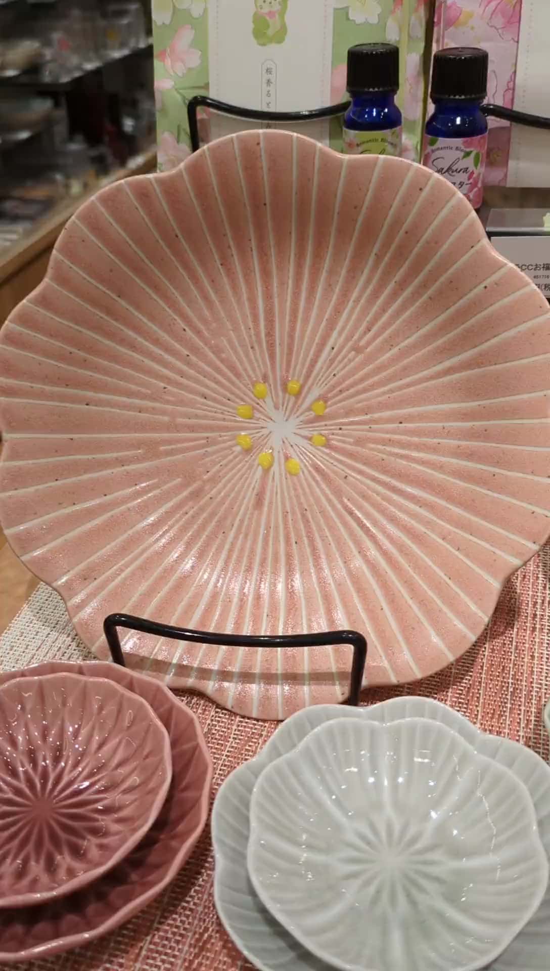 はなこまち 浅鉢 白（食器） | 212 KITCHEN STORE（トゥーワントゥー