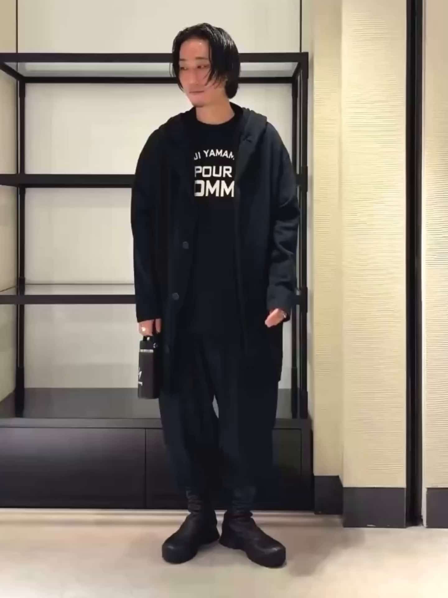 53077659