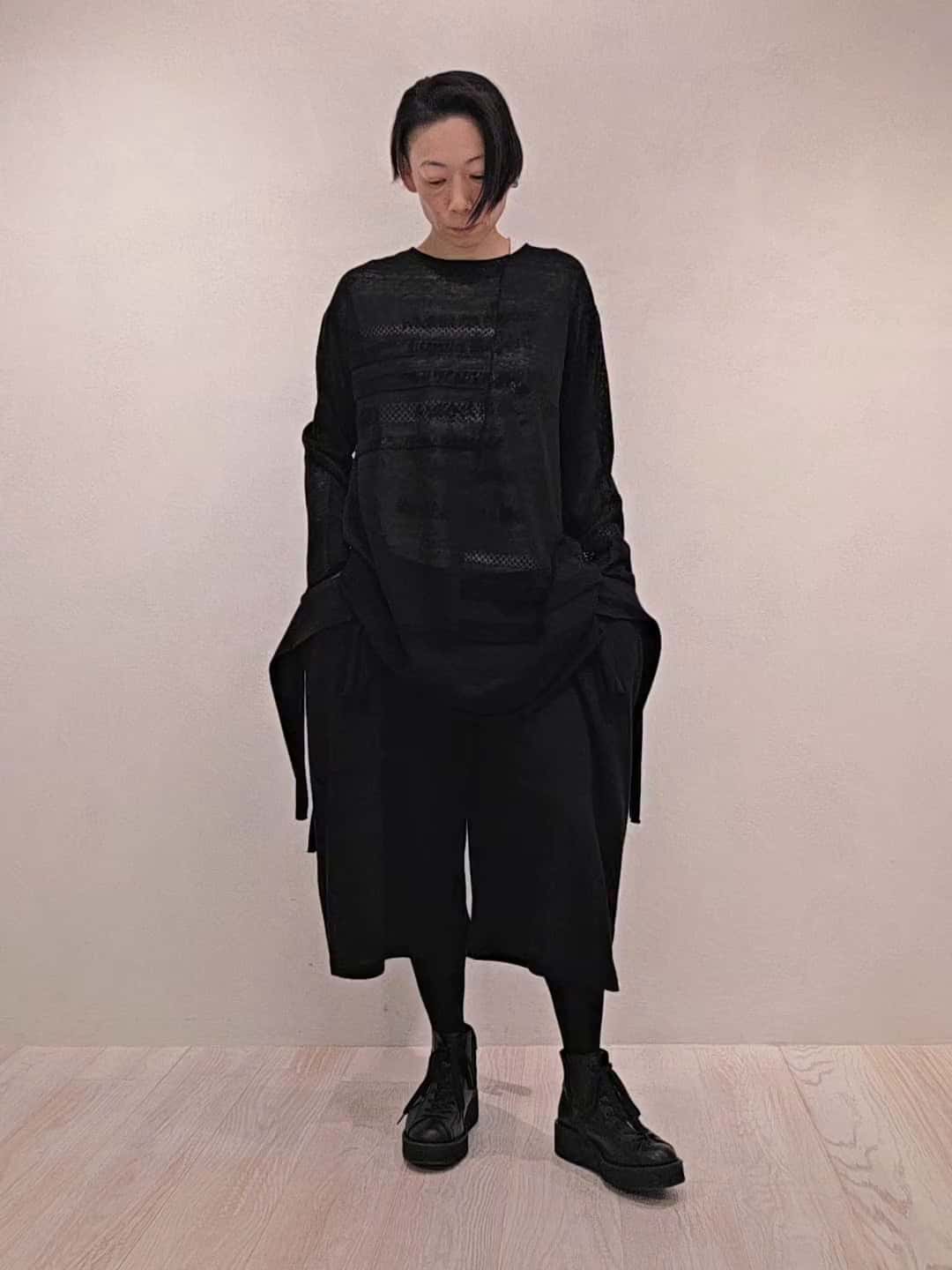 48536610