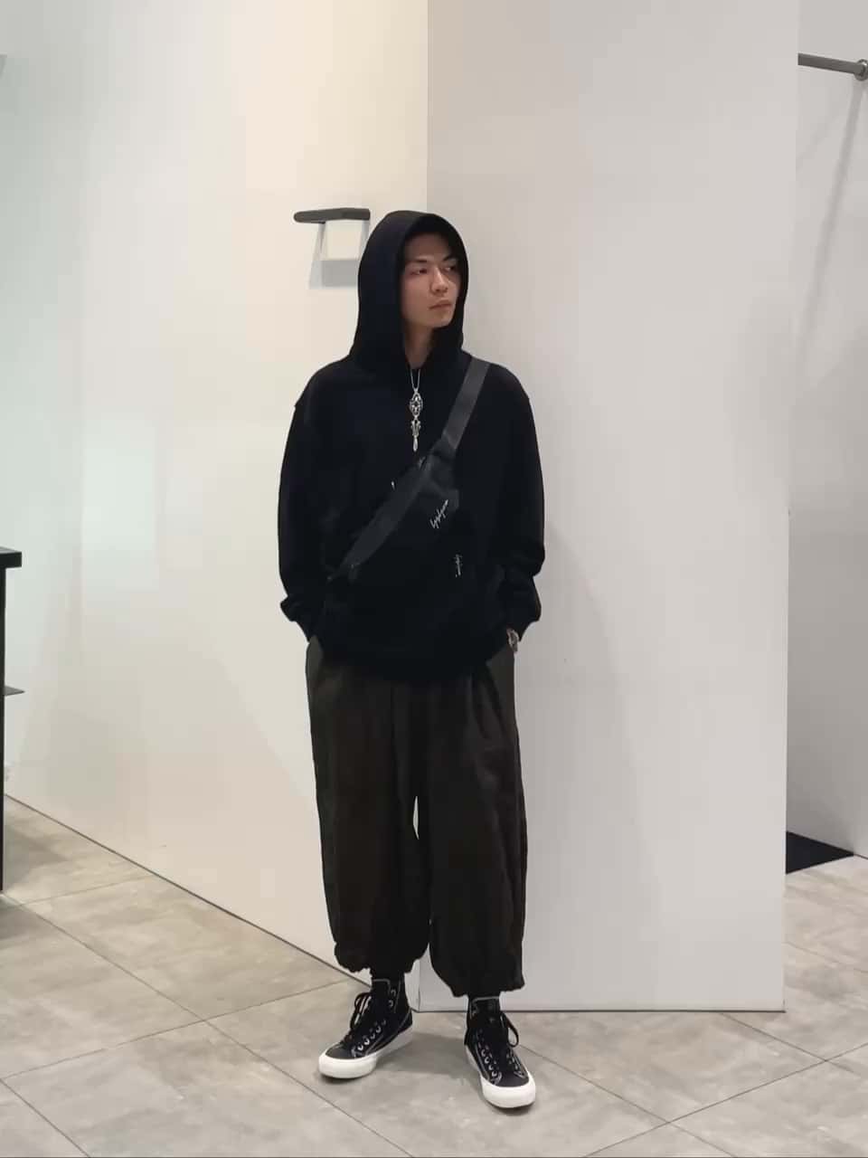 180281