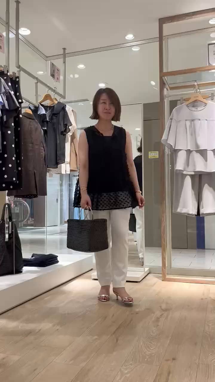 2025.06.03 ドットポンポン両前ノースリーブブラウス サムネイル画像