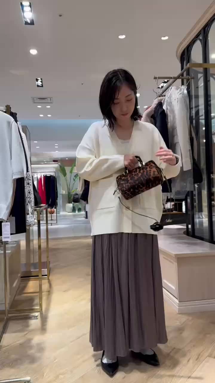 2025.10.26 ニット×スカート サムネイル画像