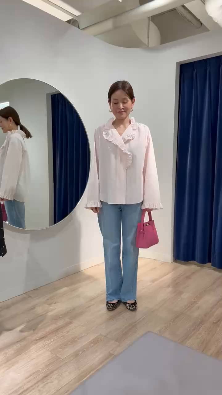 2026.03.12 大きな襟がポイントのブラウス🌿 サムネイル画像