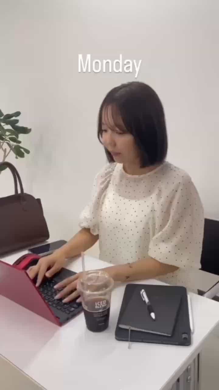 2025.07.31 オフィスカジュアルコーデ サムネイル画像