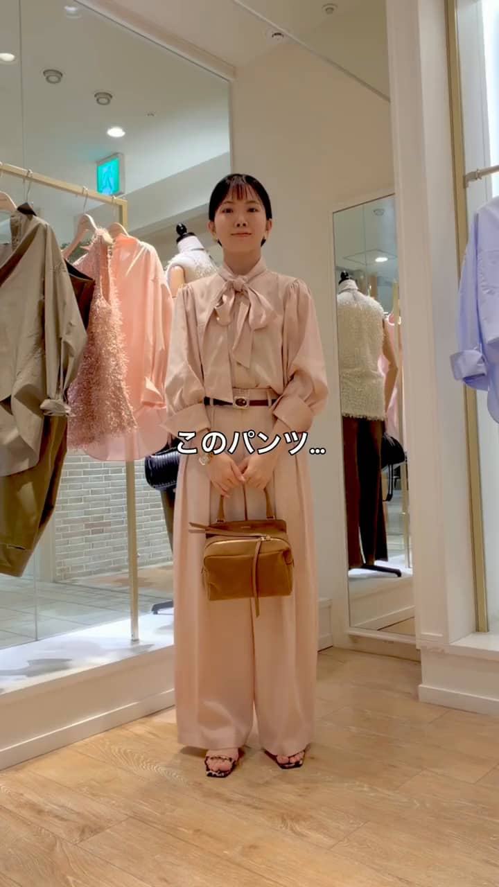 2026.08.24 きれい色パンツ、オフィスで着るなら？？ サムネイル画像