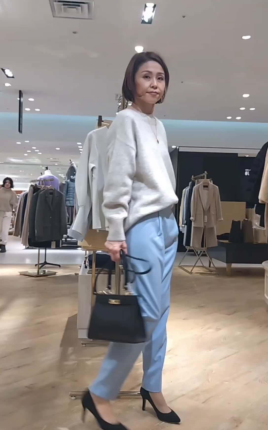 2024.12.12 ブルーパンツコーデ サムネイル画像