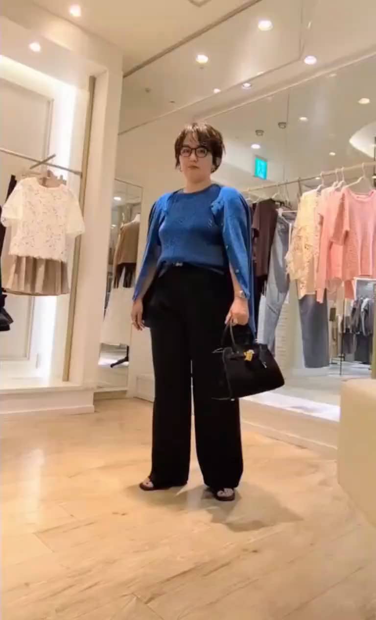 2025.08.26 リエミラーのキレイ色アンサンブルニット🧶 サムネイル画像