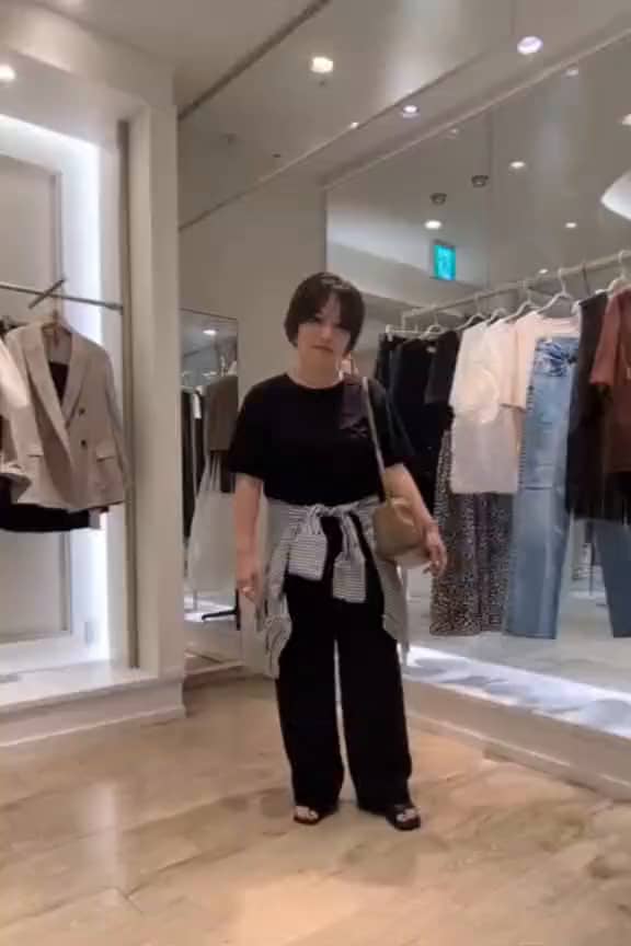 2025.08.23 秋を先取り半袖ベロアTシャツ サムネイル画像