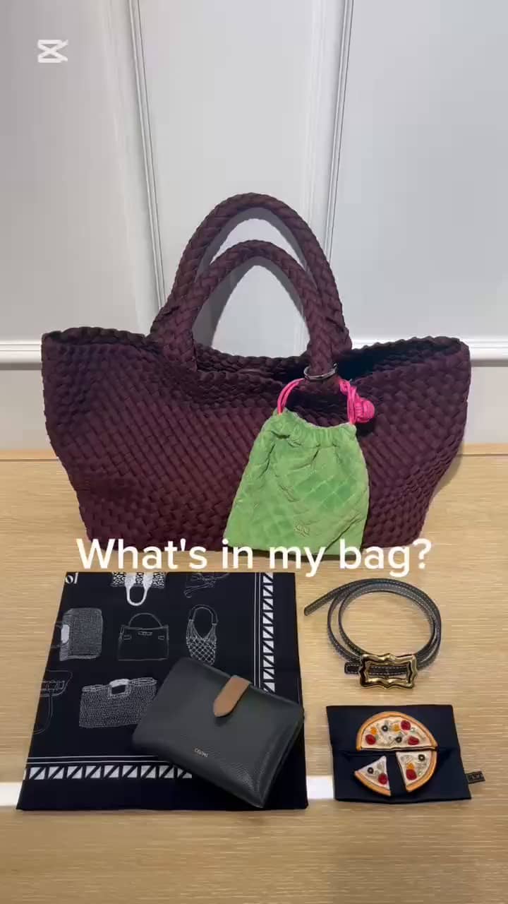2025.09.22 What's in my bag? サムネイル画像