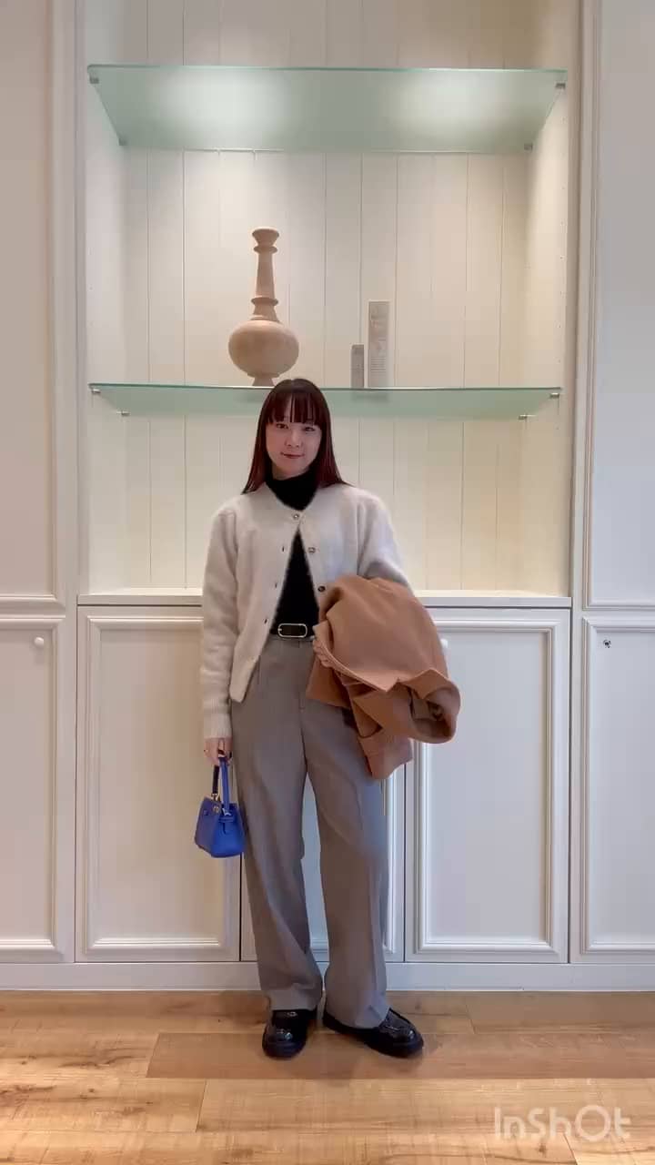 2025.11.06 foxニット×パンツ サムネイル画像