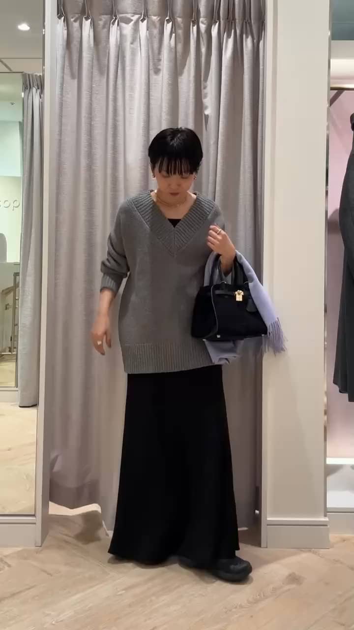 2025.11.26 ブライト紡毛Vネックプルオーバー🧶 サムネイル画像