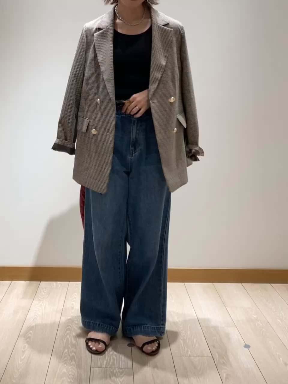 2023.08.18 定番のテーラードジャケット サムネイル画像