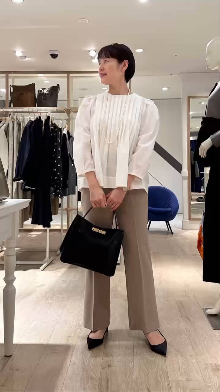 2025.11.19 ウォッシャブルタックフレアーブラウス サムネイル画像