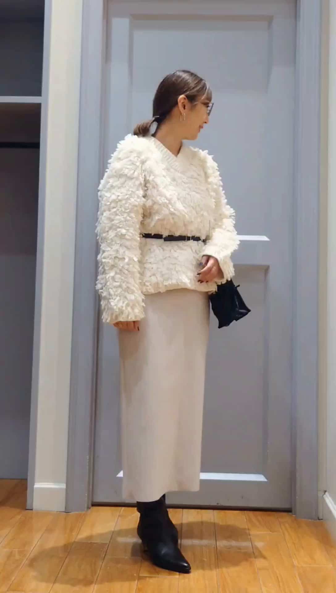 2024.10.17 ループ編みニットコーデ サムネイル画像