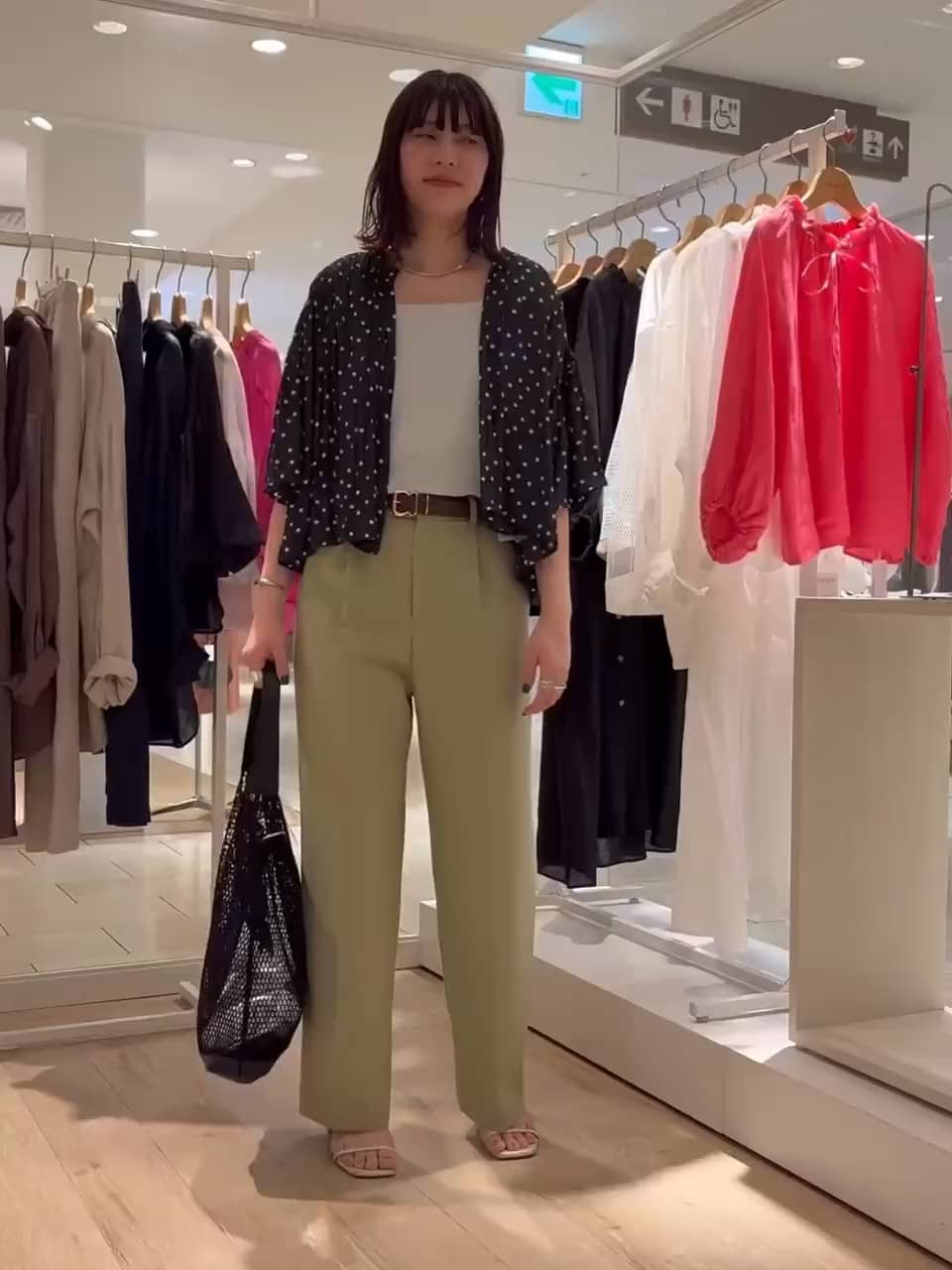 美品！ノーリーズ！ライトジョーゼットスタンド羽織ブラウス！キャメル色 ノーリーズ NOLLEY'S ライトジョーゼットスタンド羽織ブラウス