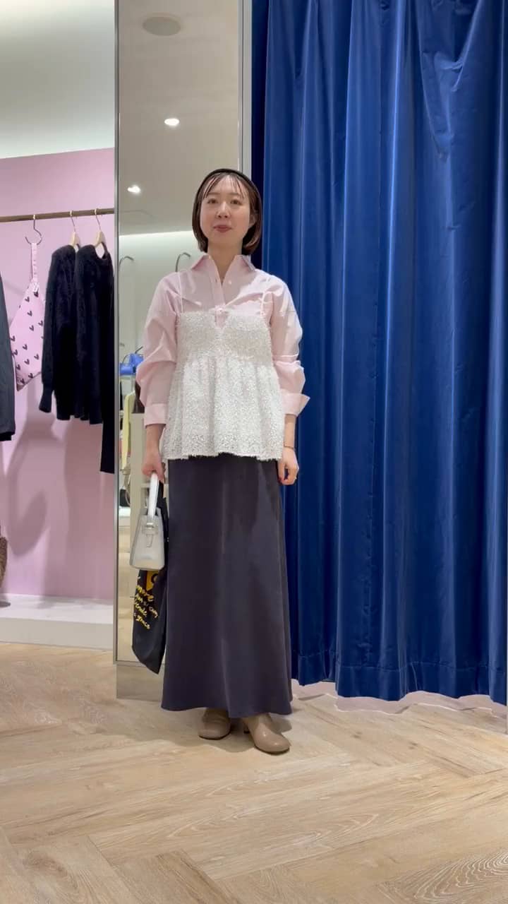 2025.12.24 ピンクシャツ×フェザーキャミソール💕 サムネイル画像