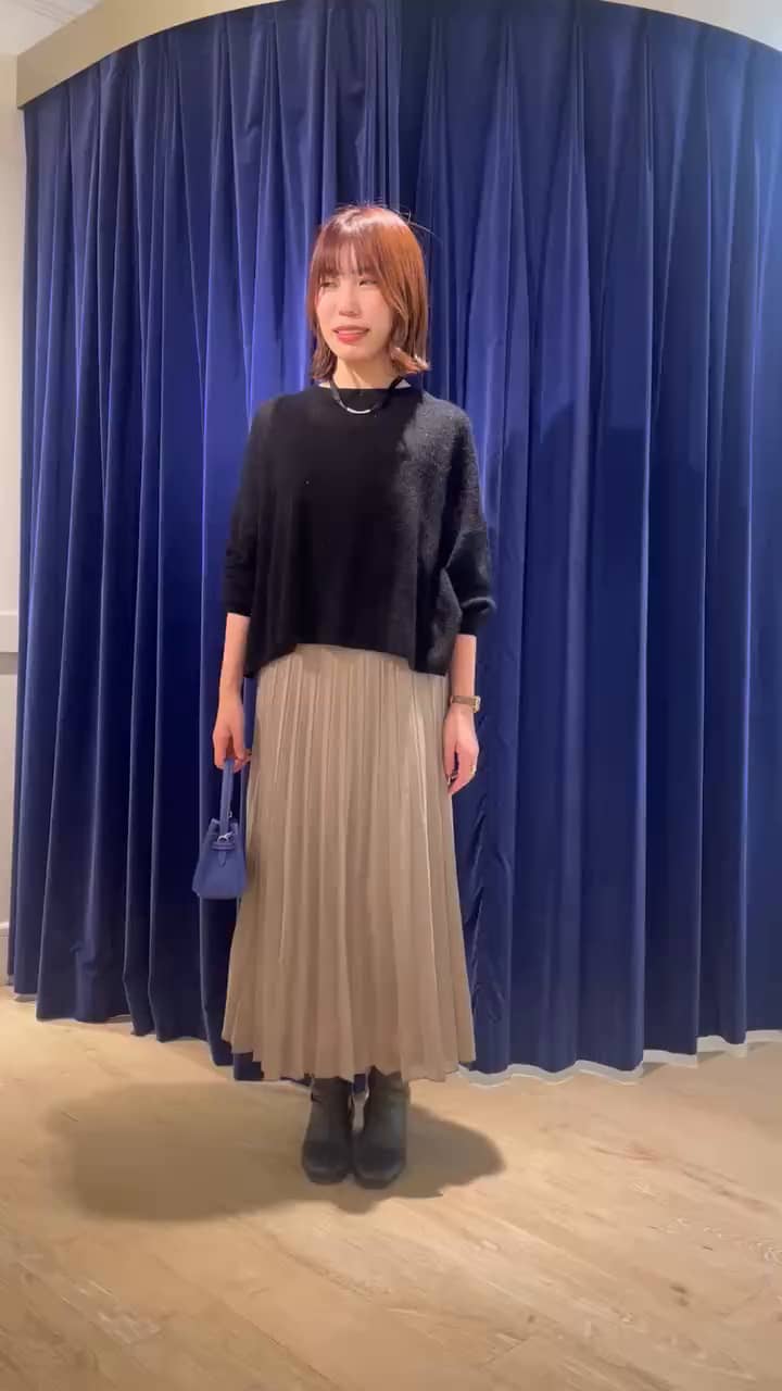 2025.12.29 キラキラ ニット×スカート サムネイル画像