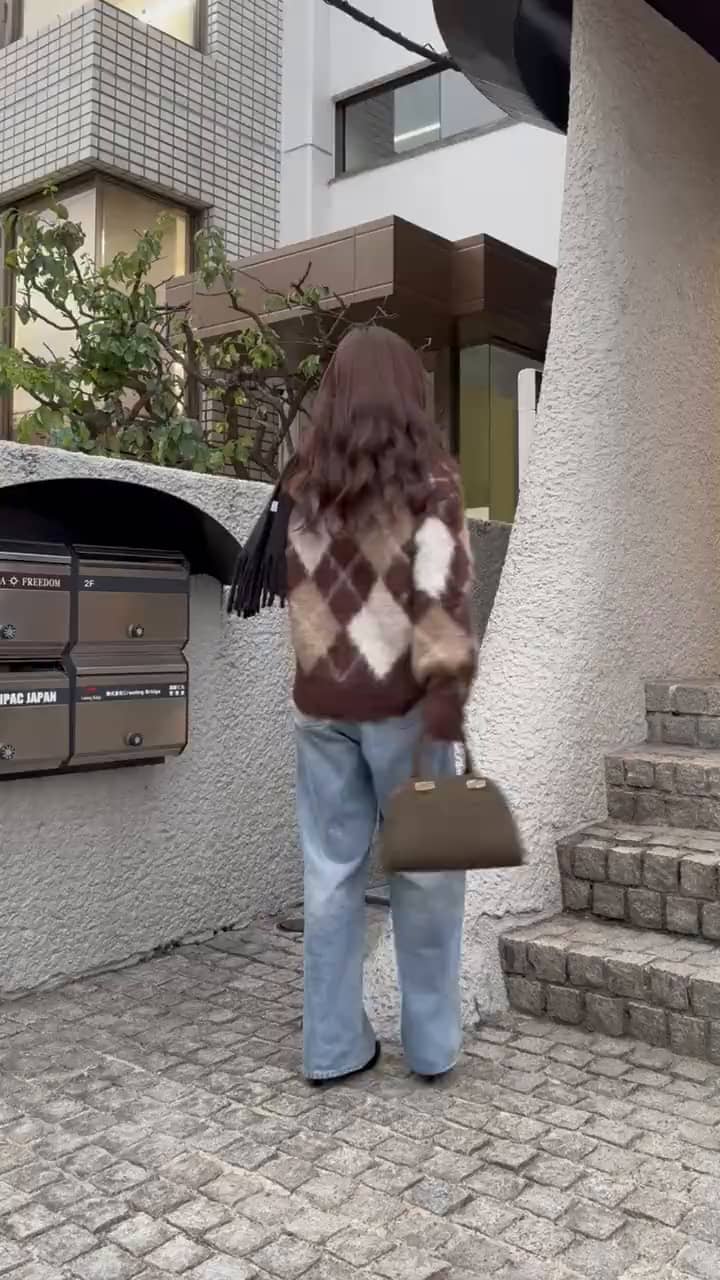 2025.11.02 アーガイルのニットで秋の気分が高まるコーデ🍂 サムネイル画像