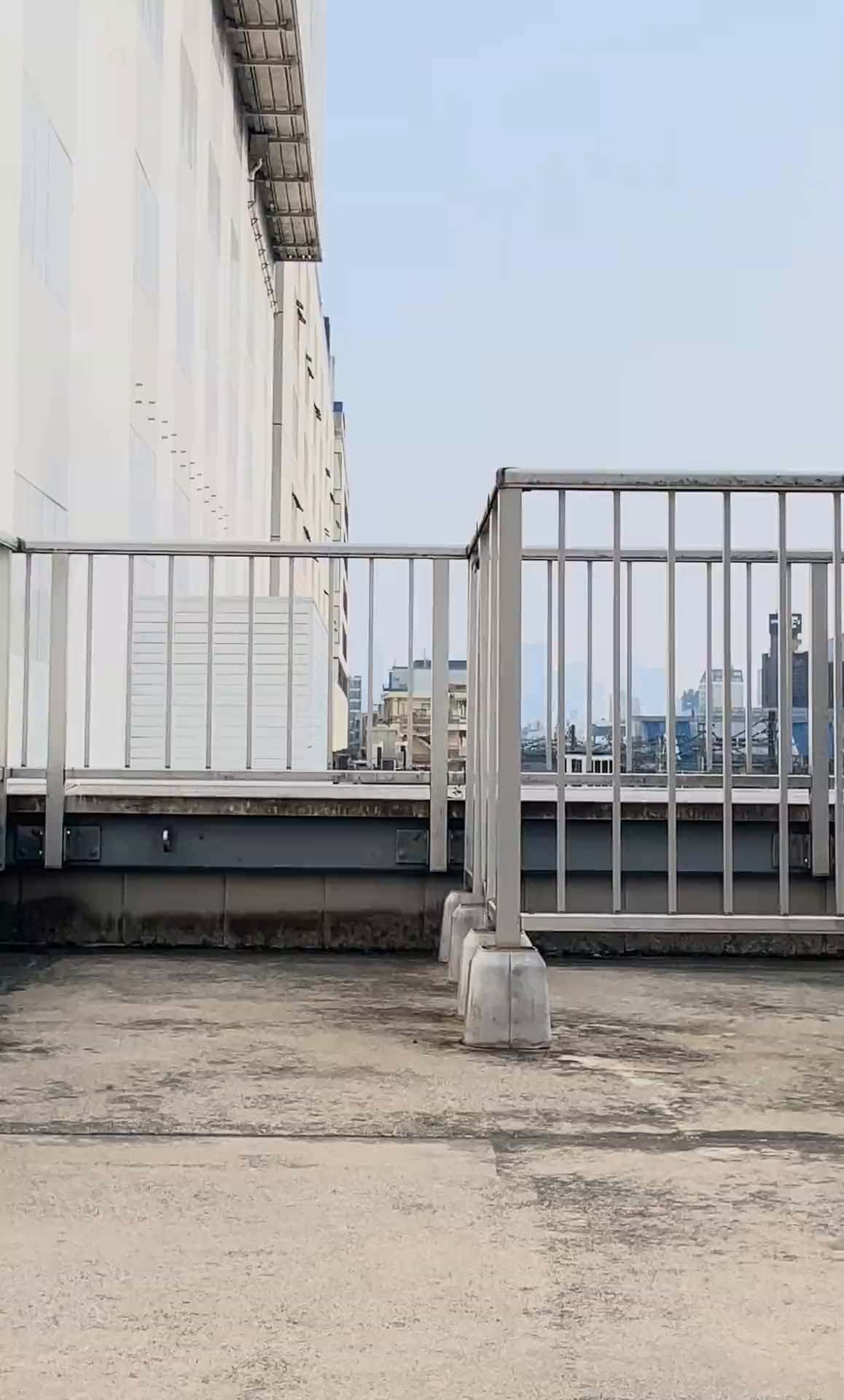 ごご