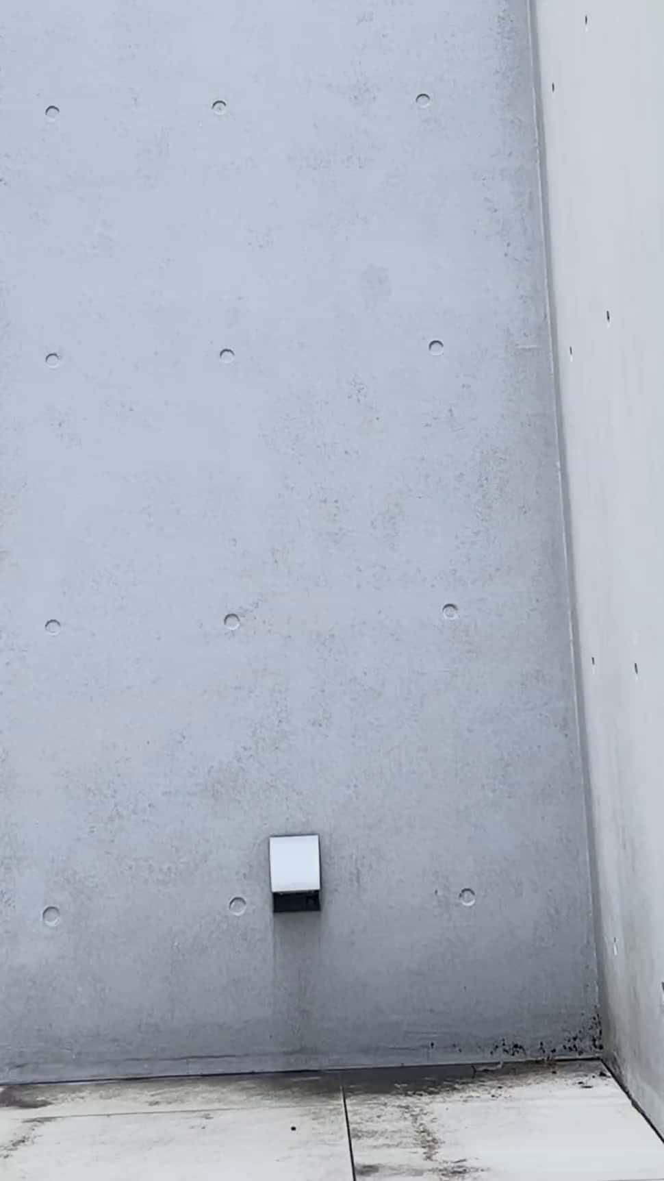Mon